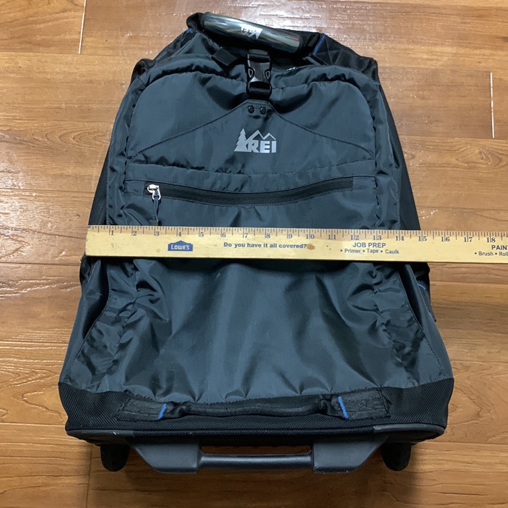 REI Luggage Wheely Beast Wheeled Rolling Travel Suitcase - Picture 2 of 10